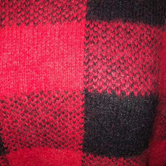 Soft buffalo check sweater size large NWT - Picture 2 of 4